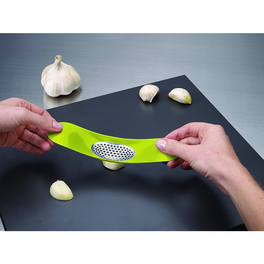 JOSEPH JOSEPH 20062 GARLIC CRUSHER - Khubchands